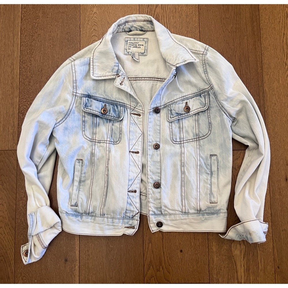 Light Wash Denim Jacket M Blue Jean Trucker Coat Cropped Distressed Cotton